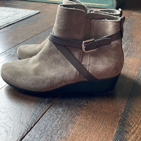 Bass Monique wedge booties womens size 8 taupe brown comfort shoe suede - Picture 1 of 7
